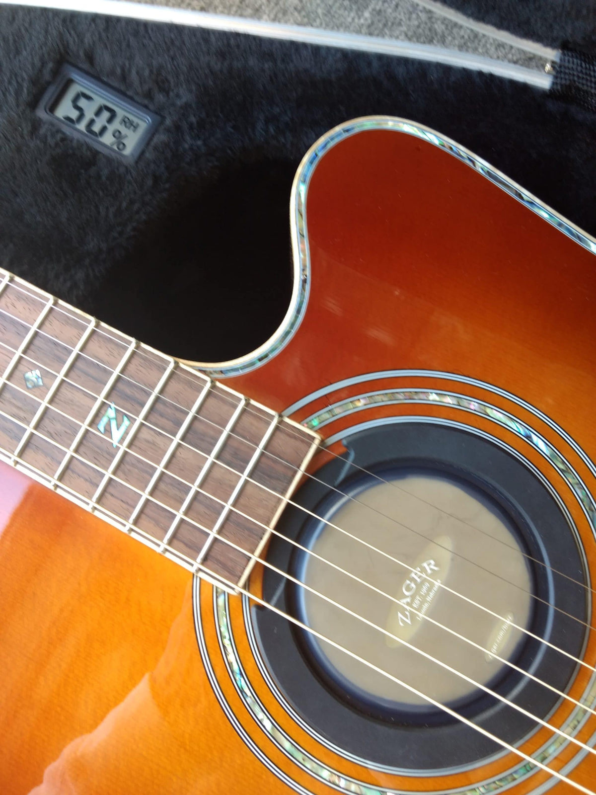 Zager Airtight Neoprene guitar humidification system