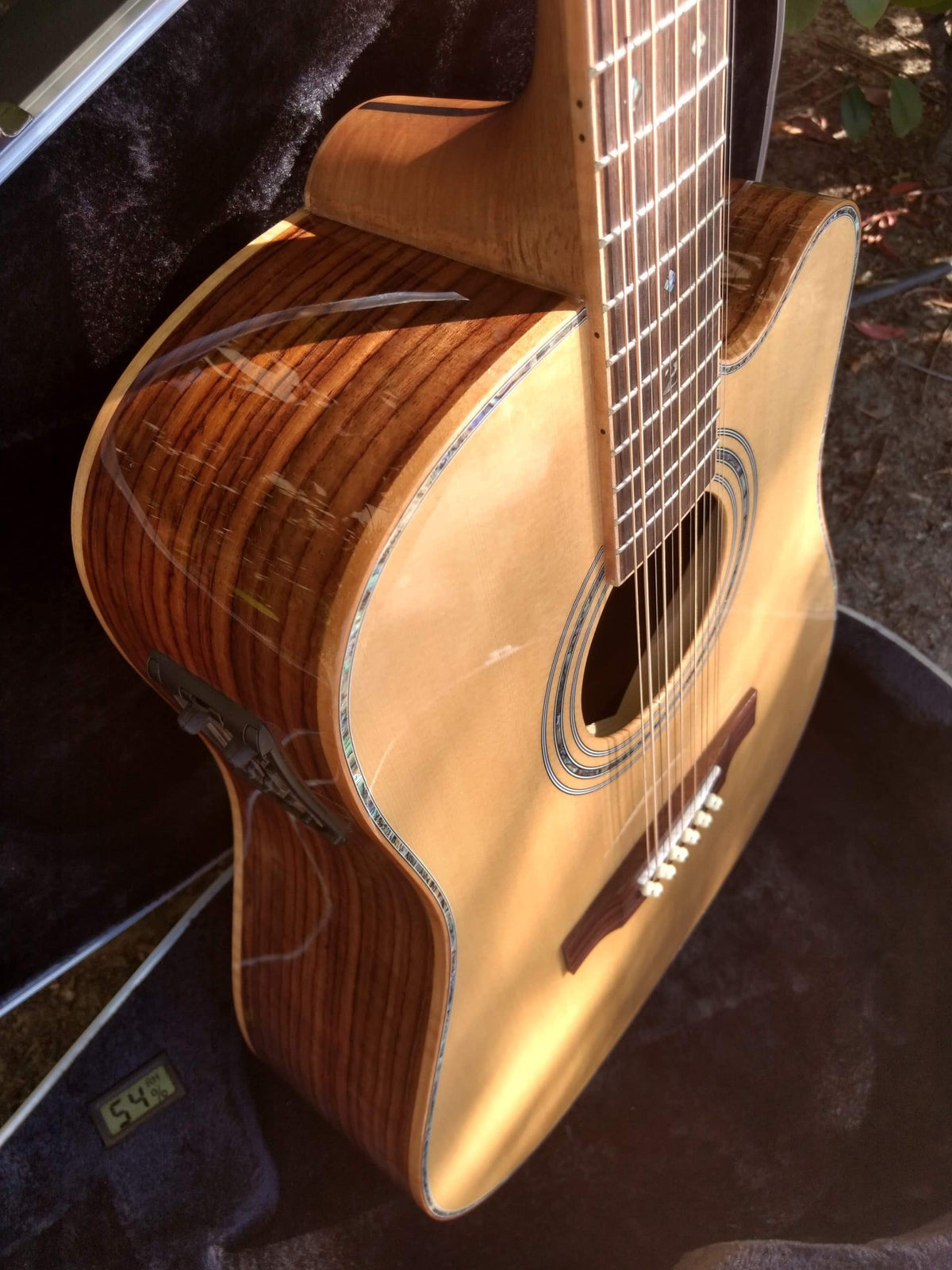 ZAD900CE 12 String Solid Spruce/Rosewood Acoustic Electric AURA Pro Series - DEAL OF THE DAY