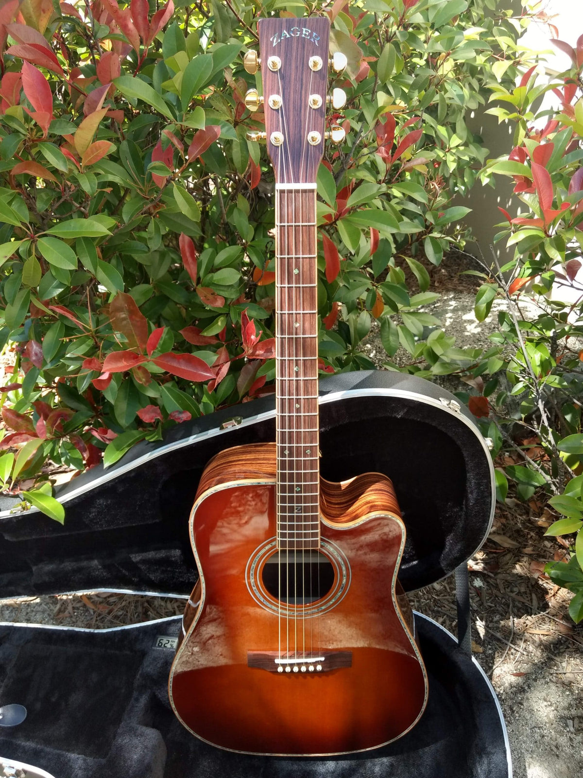 ZAD900CE Solid Spruce/Rosewood Acoustic Electric AURA 50th Anniversary Tobacco Sunburst - Limited Edition
