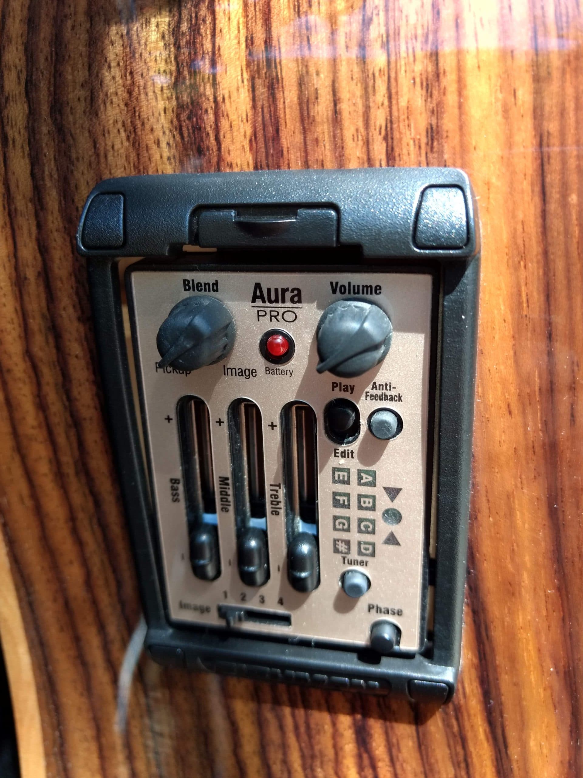 ZAD900CE Solid Spruce/Rosewood Acoustic Electric AURA 50th Anniversary Tobacco Sunburst Pro Series