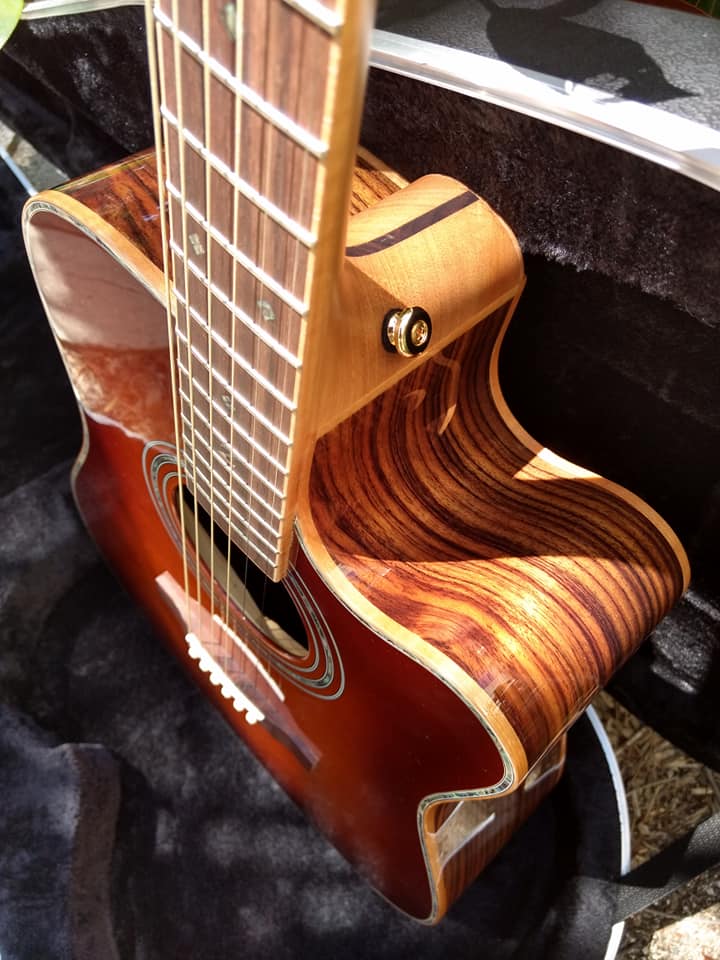 ZAD900CE Solid Spruce/Rosewood Acoustic Electric AURA 50th Anniversary Tobacco Sunburst Pro Series