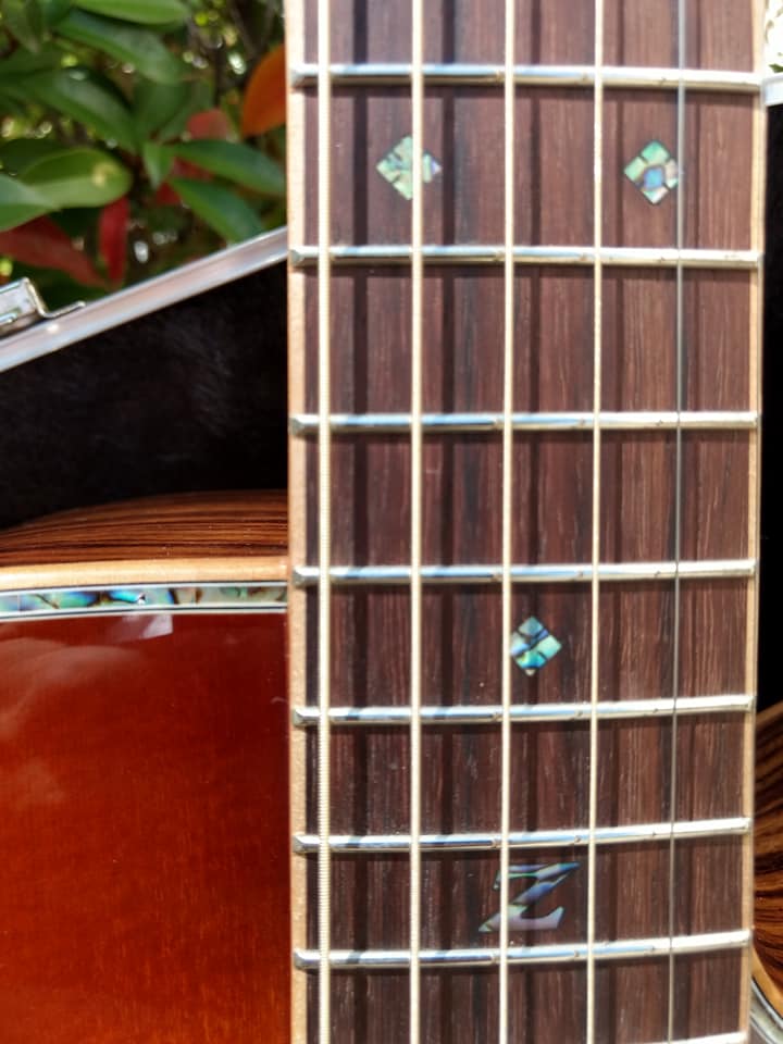 ZAD900CE Solid Spruce/Rosewood Acoustic Electric AURA 50th Anniversary Tobacco Sunburst Pro Series