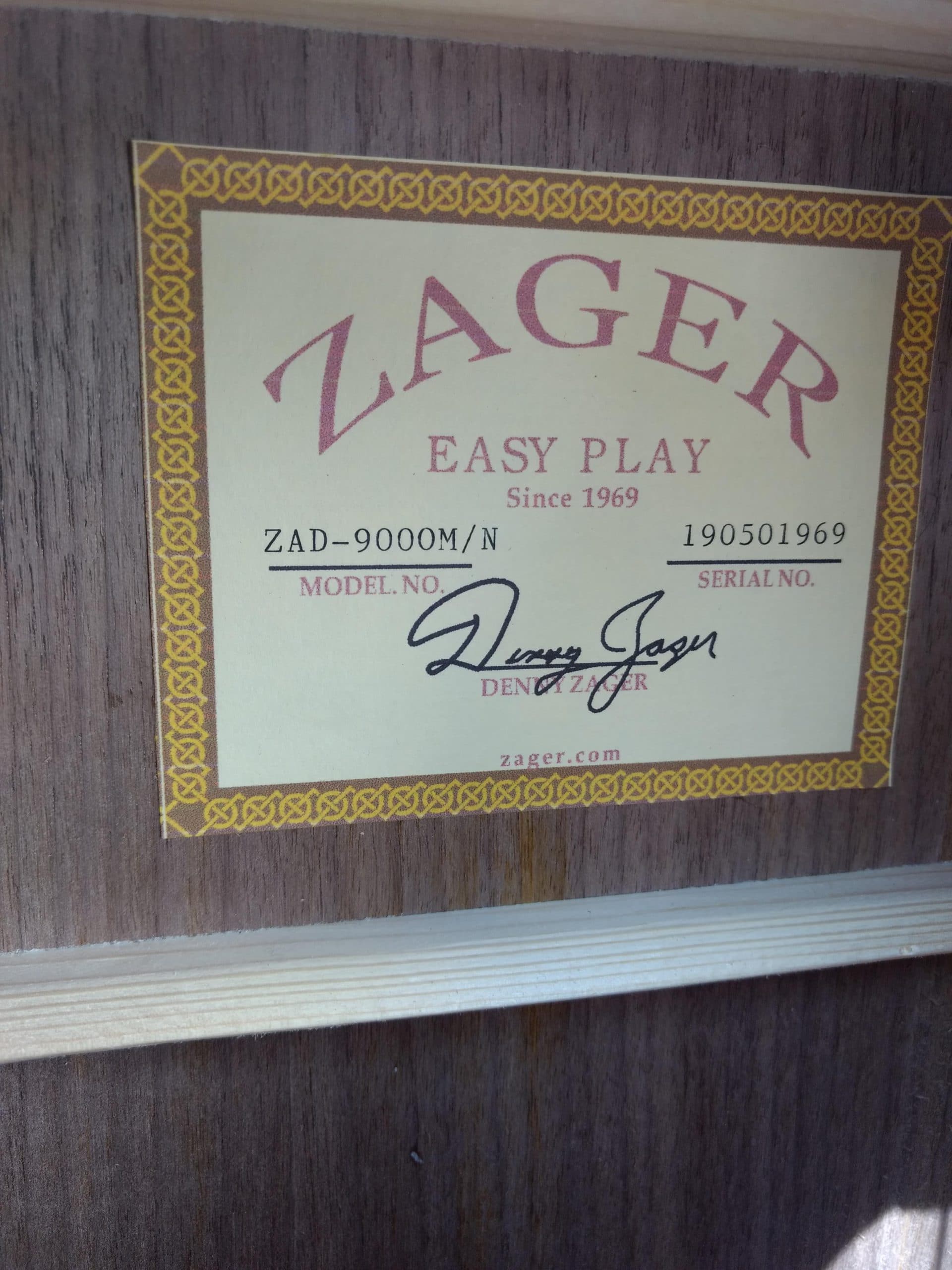 ZAD900 Solid Spruce/Rosewood Acoustic Smaller "OM" Size Pro Series