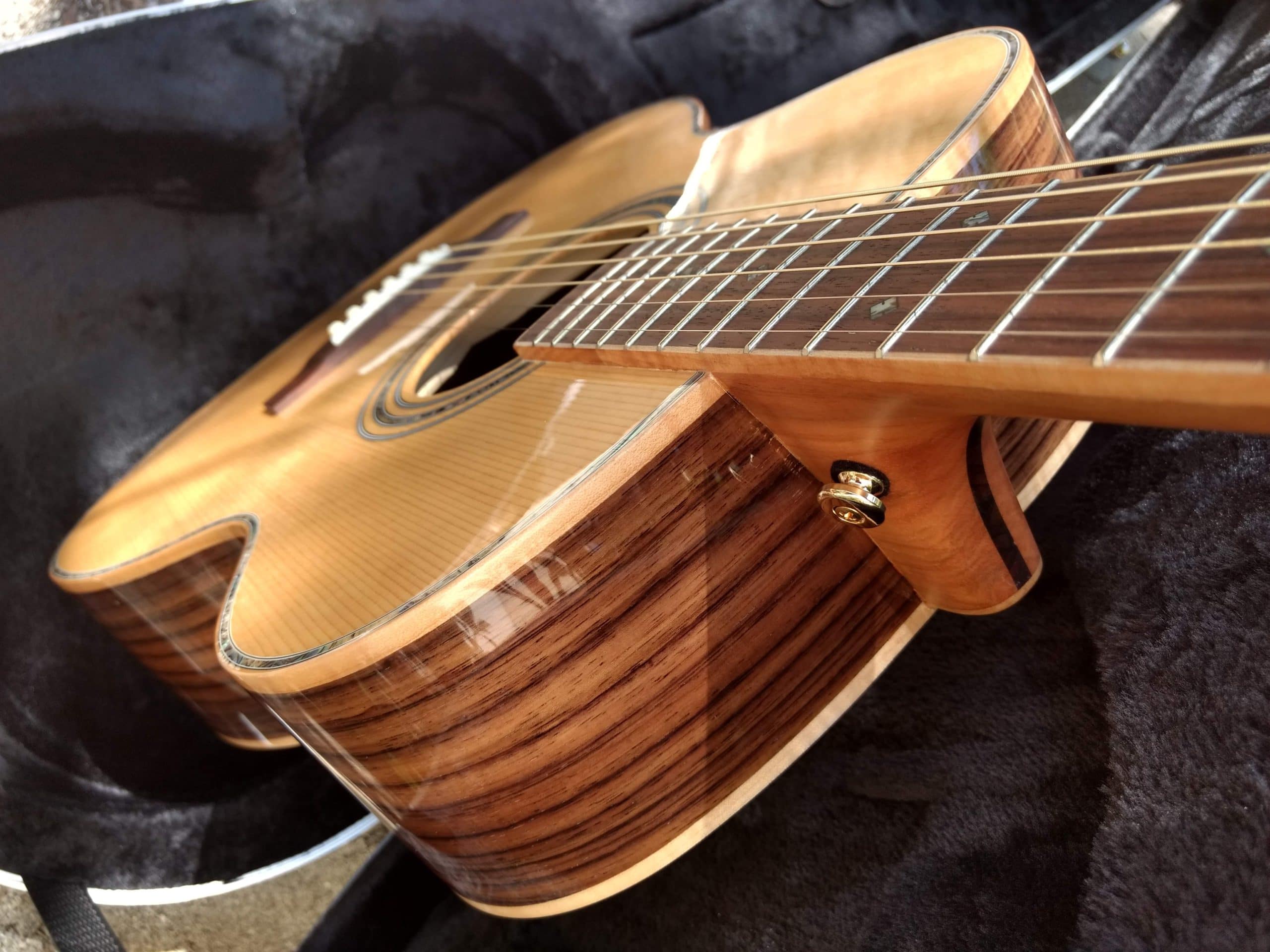 ZAD900 Solid Spruce/Rosewood Acoustic Smaller "OM" Size Pro Series