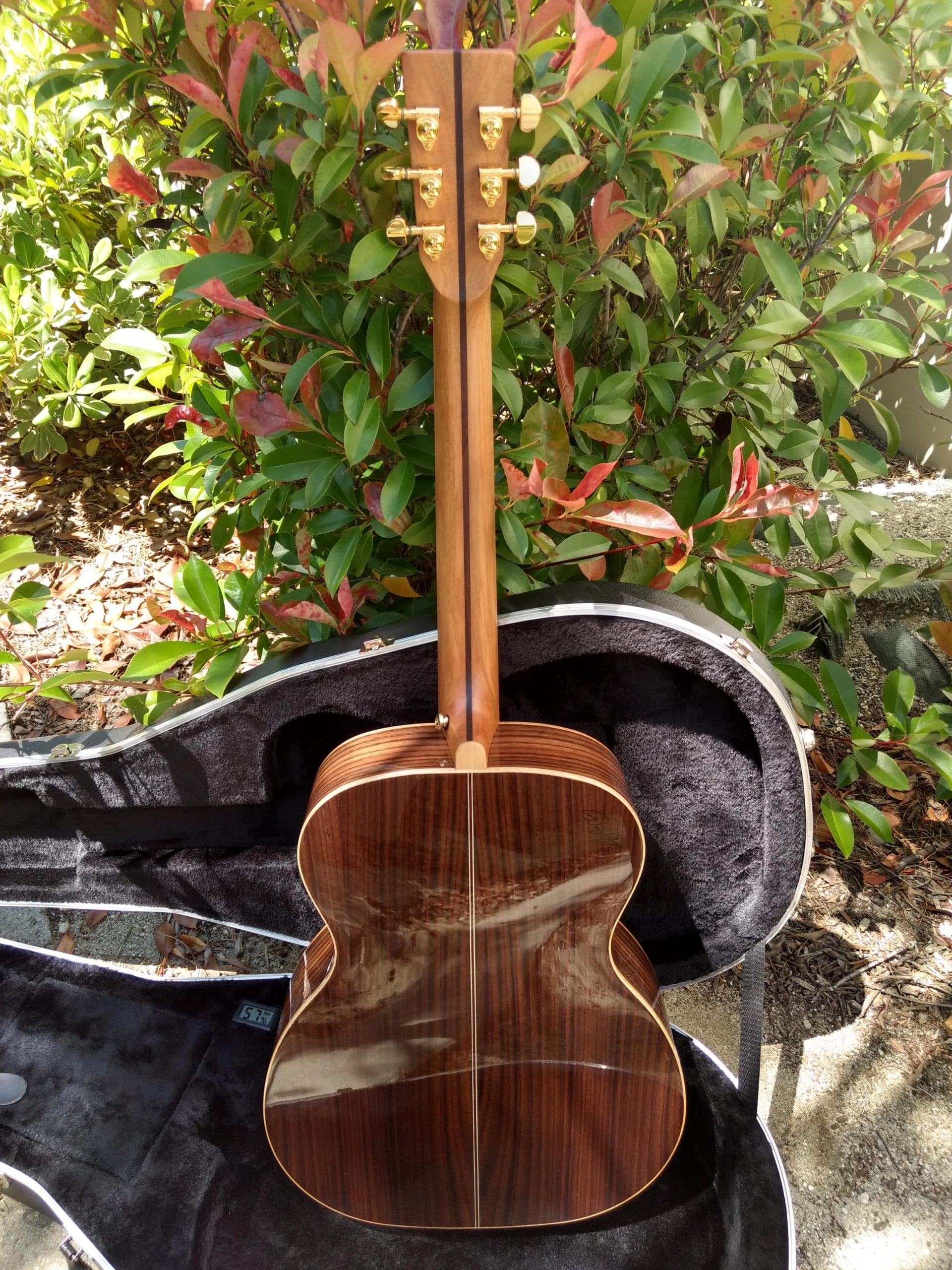 ZAD900 Solid Spruce/Rosewood Acoustic Smaller "OM" Size Pro Series