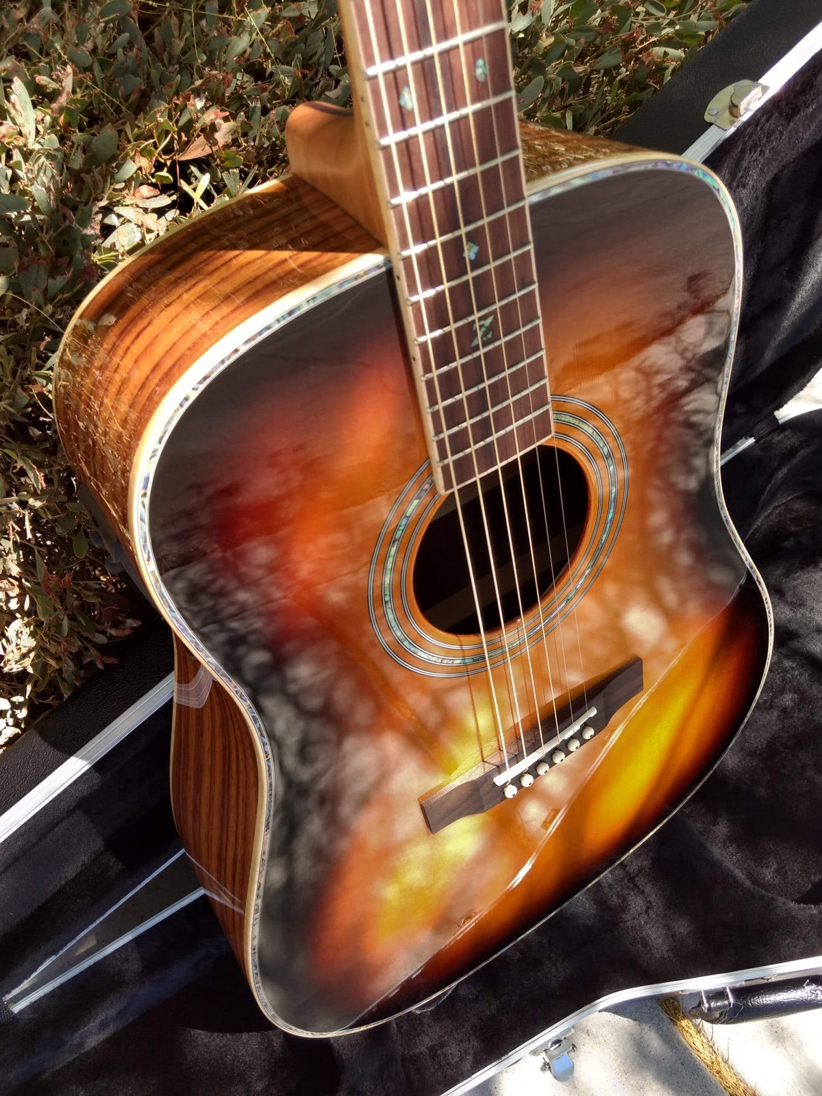 #00003 ZAD 900 EVS Electric Sunburst Color