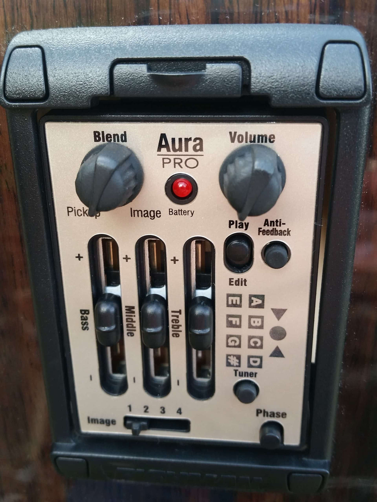 zad80ce solid aura pro series