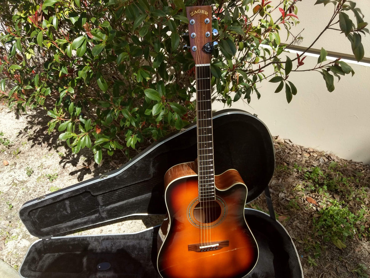 ZAD900CE Solid Spruce/Rosewood Acoustic Electric AURA 50th Anniversary Tobacco Sunburst Deal of the Day