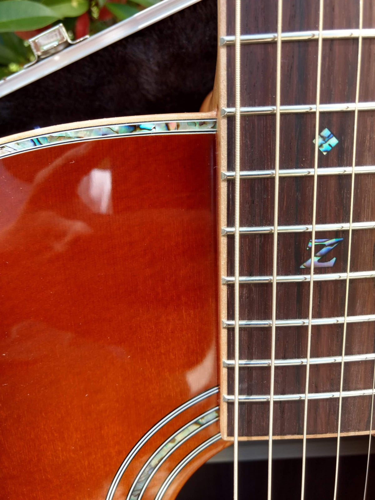 ZAD900CE Solid Spruce/Rosewood Acoustic Electric AURA Pro Series 50th Anniversary Tobacco Sunburst