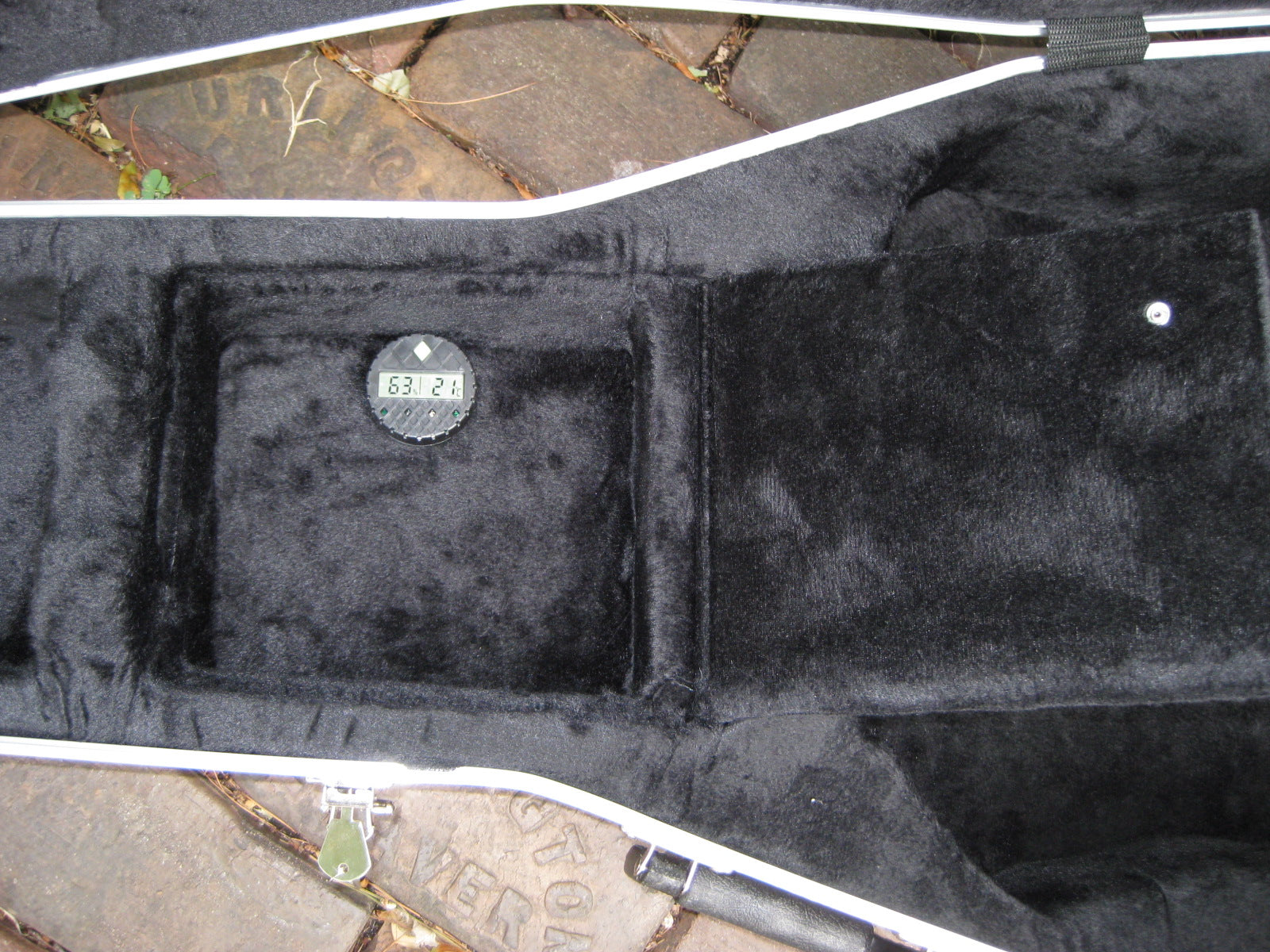 abs ultralight molded guitar case