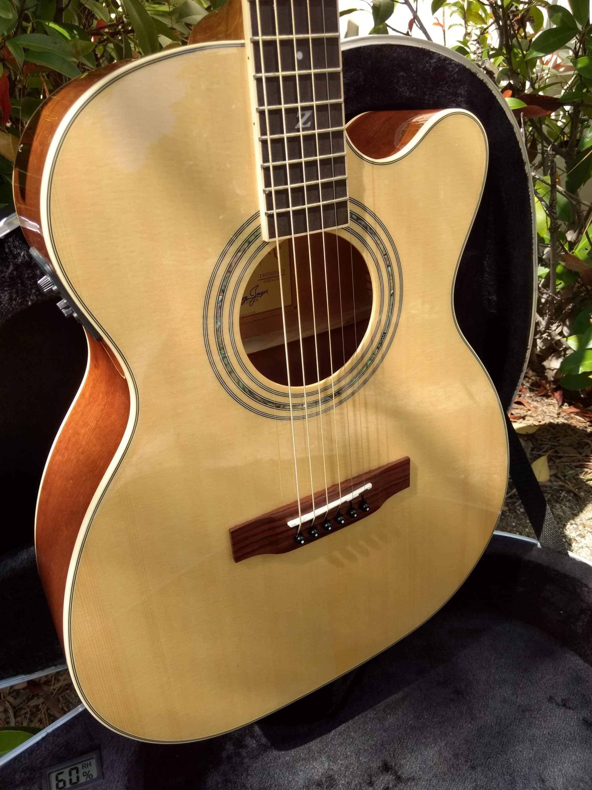 ZAD50CE Solid Spruce/Mahogany Acoustic Electric Smaller "OM" Size (Discount)
