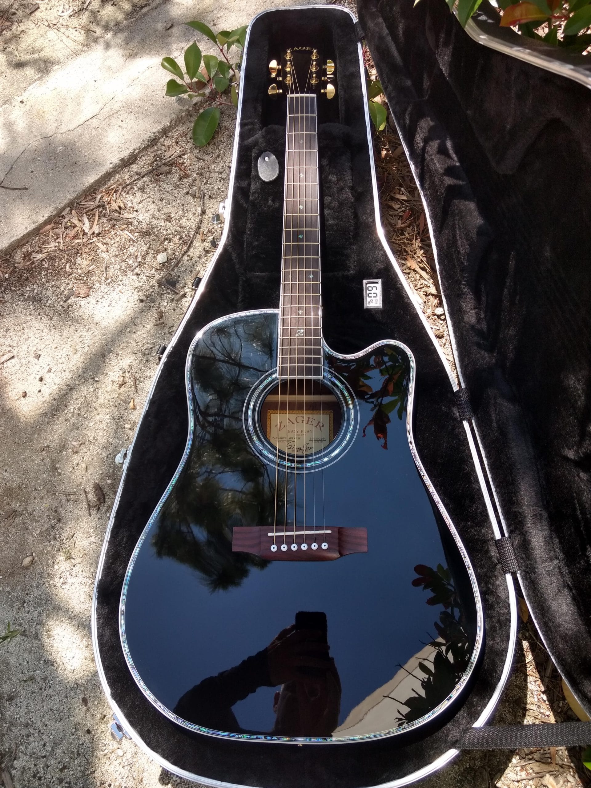 ZAD80CE "AURA" Black Lacquer Special Edition Solid Cedar/Rosewood Acoustic Electric Pro Series