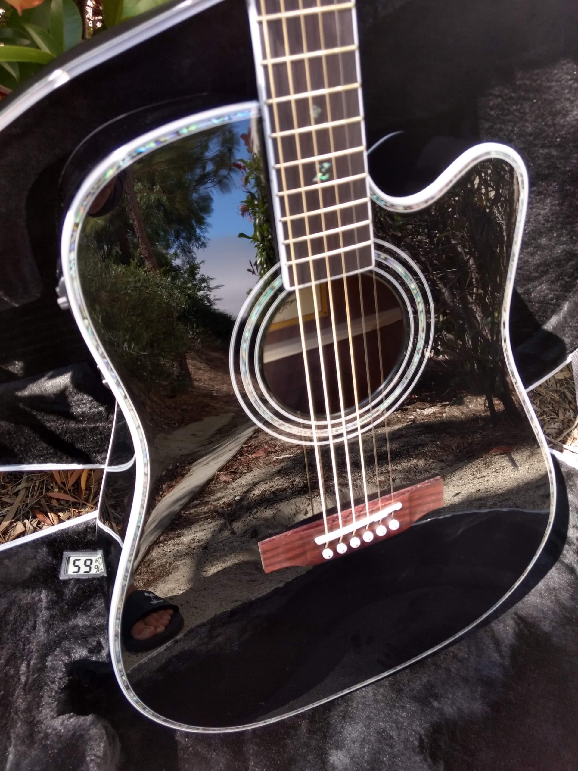 ZAD80CE "AURA" Black Lacquer Special Edition Solid Cedar/Rosewood Acoustic Electric Pro Series